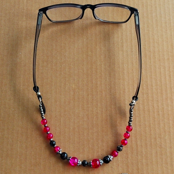 😎 Handcrafted Women's Beaded Glass Eyewear Chain - Picture 2 of 6